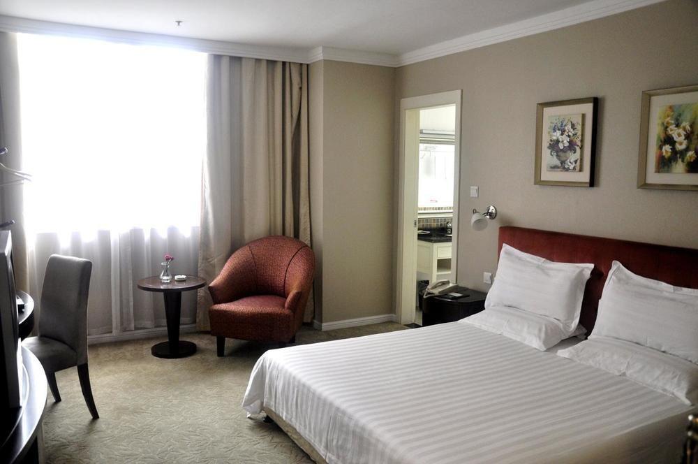 Hotel Eager *
