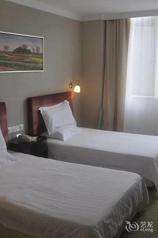 Hotel Eager *