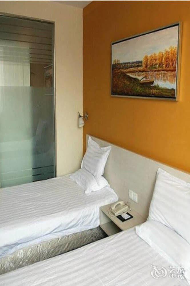 Eager Hotel